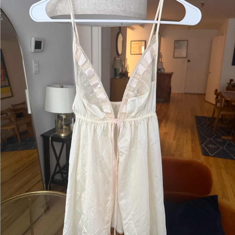 Vintage Women's Ivory Satin & Lace Chemise Top